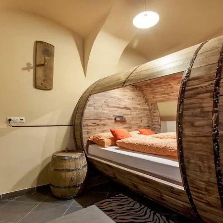 Beer & Wine Cellar Apartment Ljubljana Ngoại thất bức ảnh