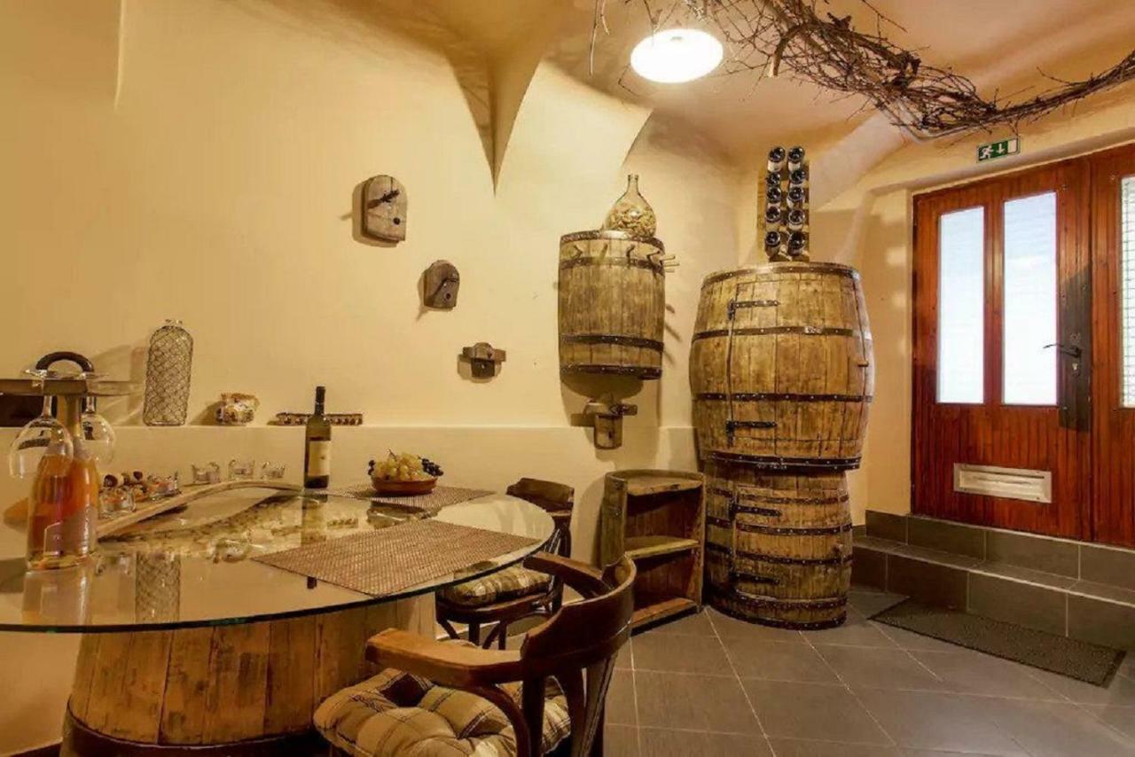 Beer & Wine Cellar Apartment Ljubljana Ngoại thất bức ảnh